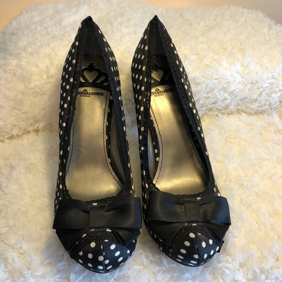 Fergalicious Polkadot pump with bowtie - Picture 1 of 5